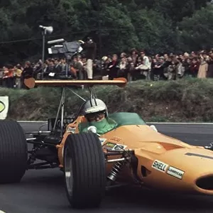 Denny Hulme, McLaren M7A (4th Place) British Grand Prix, Brands Hatch, 20th July 1968, Rd 7 World LAT Photographic Tel: +44 (0) 181 251 3000 Fax: +44 (0) 181 251 3001 Ref: 68 GB 95
