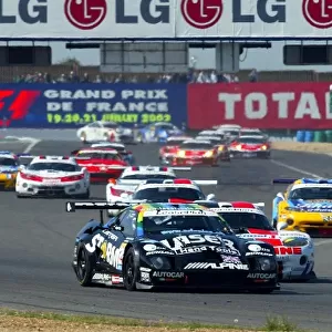 FIA GT Championship: The Lister Storm of Jamie Campbell Walter / Nicolaus Springer leads into the first turn at the start