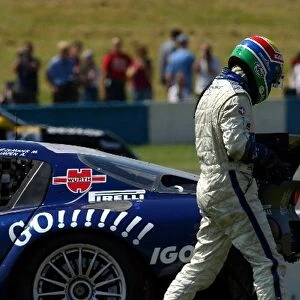 FIA GT Championship: Mike Hezemans Force One Racing Chrysler Viper GTS-R retired with damage caused by contact with the leading Ferrari