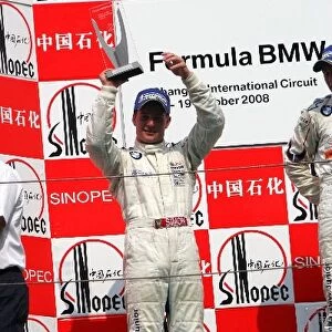 Formula BMW Pacific: Simon Moss Mahara on the podium
