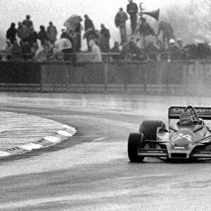 Formula One Non-Championship: Lady Driver Divina Galica Hesketh 308E started the race as the first reserve but crashed out after eleven laps
