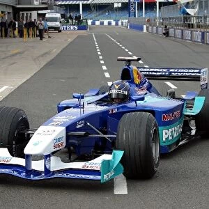 Formula One Testing: Heinz-Harald Frentzen Sauber Petronas C21, an electronic glitch causes the rear to lock up and the car to stall as he enters