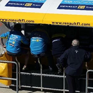 Formula One Testing: Nick Shorrock, Director of Michelin F1 Activities on the Renault pit gantry