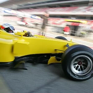 Formula One Testing: Nicky Pastorelli tests for Jordan using Narain Karthikeyans helmet