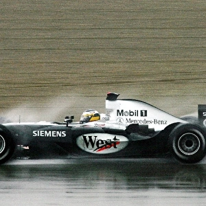 Formula One Testing: Pedro de la Rosa McLaren MP4 / 19
