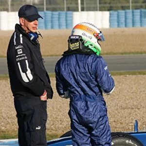 Formula One Testing: Tim Newton Williams test team manager with Narain Karthikeyan tests for Williams