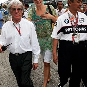 Formula One World Championship: Bernie Ecclestone F1 Supremo and Slavica Ecclestone with Datuk Seri Abdullah Ahmad Badawi Malaysian Prime Minister
