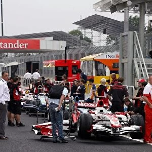 Formula One World Championship: Cars in the pitlane