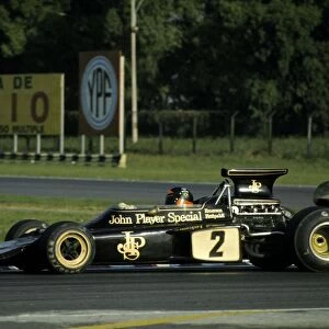 Formula One World Championship: Emerson Fittipaldi Lotus 72D took the lead ten laps from the end of the race and went on to take victory in the