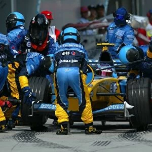 Formula One World Championship: Fourth placed Jarno Trulli Renault R23 makes a pit stop