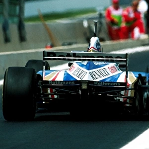 Formula One World Championship: Heinz-Harald Frentzen Williams FW19, punture during practice