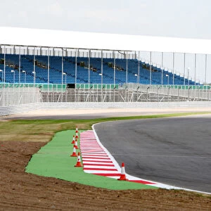 Formula One World Championship: Kerbing and grandstand