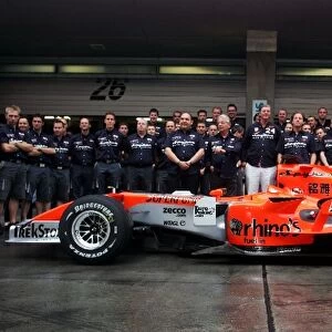 Formula One World Championship: Spyker MF1 Racing team photograph