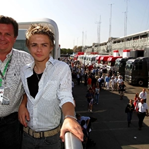Formula One World Championship: Will Stevens Karter with his Father Richard Stevens