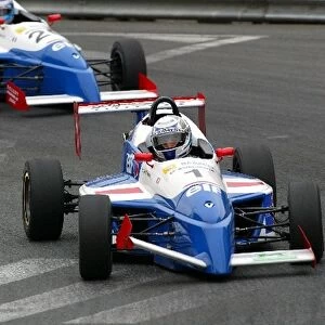 French Formula Renault Campus: Karim Eltaief battles in the race with a damaged front wing