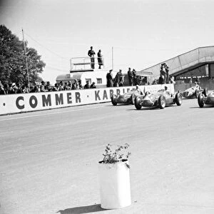 Giuseppe Farina leads at the: 1950 British Grand Prix, Silverstone