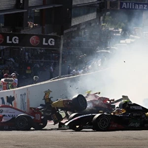 GP2 Series: Crash involving Dani Clos Fat Burner Racing Engineering and Nico Hulkenberg ART Grand Prix at the start of the race