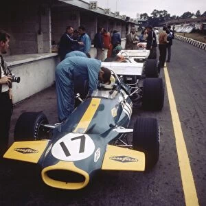 Jack Brabham, Brabham BT33 in the pits: British Grand Prix, Brands Hatch 1970