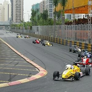 Macau Formula Three Grand Prix: Paolo Montin Toms Racing leads at the start of race 1