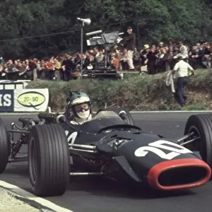 Piers Courage, BRM P126 (8th place) British Grand Prix, Brands Hatch, 20th July 1968, Rd 7 World LAT Photographic Tel: +44 (0) 181 251 3000 Fax: +44 (0) 181 251 3001 Ref: 68 GB 121
