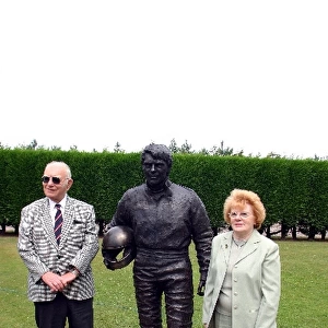 Roger Williamson Memorial: Tom Wheatcroft and Roger Williamsons sister, Barbara Upton with the new memorial
