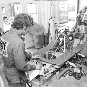 Team Tyrrell Factory: The Tyrrell team prepare the Tyrrell-Cosworth P34 in their factory