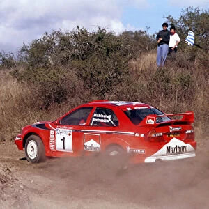 Tommi Makinen in action in the Mitsubishi Lancer Evo VI. Argentina Rally 2000. Photo: McKlein / LAT