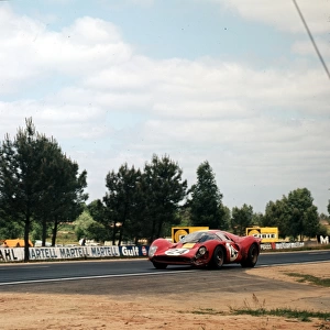 W. Mairesse / Buerlys Ferrari 330 P4: 1967 LE MANS 24 HOURS