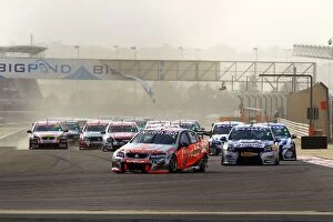 V8 Supercars Collection: 010av802: The start of the race. Jamie Winchup Team Vodafone 888 Commodore