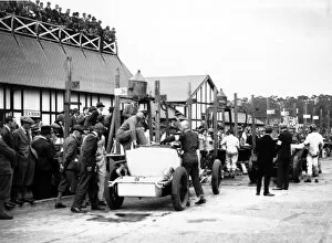 Images Dated 20th April 2007: 1929 BRDC 500 Miles. Brooklands, Surrey. 12th October 1929. Driver changes in the pit lane