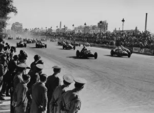 1950s F1 Gallery: 1951 Spanish Grand Prix: Alberto Ascari leads at the start, action
