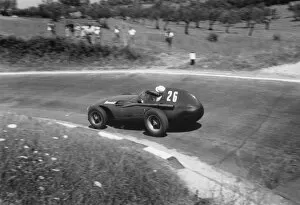 Allmyraces Gallery: 1957 Pescara Grand Prix - Stirling Moss: Stirling Moss 1st position, action
