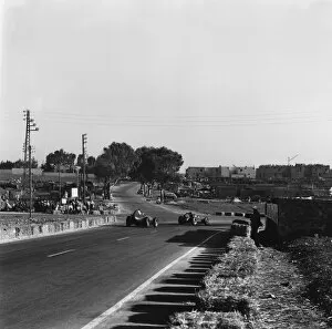 1950s F1 Gallery: 1958 Moroccan Grand Prix: Mike Hawthorn, 2nd position leads Tony Brooks, retired, action