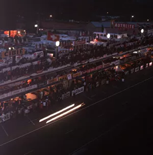 Images Dated 29th May 2021: 1967 LE MANS 24 HOURS night Le Mans, France, 1967 World ©LA