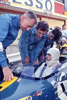 1970 Belgian Grand Prix: Jack Brabham, Brabham BT33, retired, chats with Ron Tauranac and a youthful looking Ron Dennis