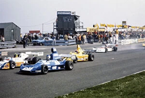 Images Dated 19th April 1976: 1976 Thruxton