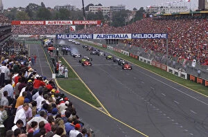 Crowd Collection: 2001 QANTAS AUSTRALIAN GRAND PRIX - Race