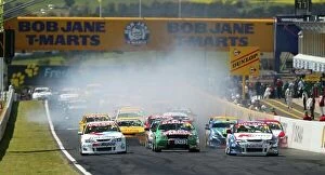 Images Dated 12th October 2003: 2003 Australian V8 Supercars Bathurst 1000kms, Bathurst, Australia. 12th October 2003. Race action