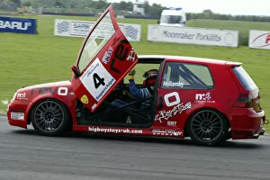Images Dated 27th June 2005: 2005 Volkswagen Cup, Shaun Hollamby, Castle Combe, 25th-26th June 2005