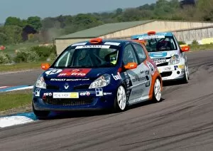 Images Dated 23rd June 2005: 2007 Renault Clio Cup Thruxton May 5 / 6 Ed Pead World Copyright