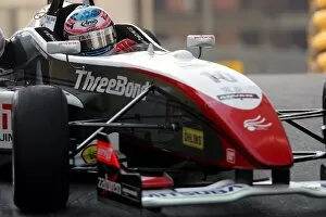 Images Dated 17th November 2005: 52nd Macau Grand Prix: Naoki Yokomizo Three Bond Racing