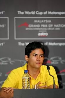Images Dated 18th November 2005: A1 Grand Prix: Alex Yoong A1 Team Malaysia in the press conference