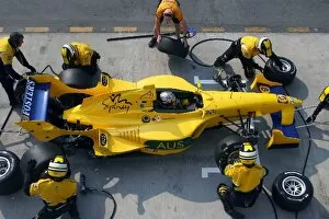 Images Dated 11th December 2005: A1 Grand Prix: Will Davison A1 Team Australia makes a pitstop