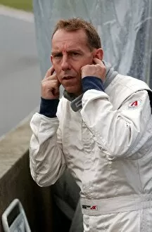 Images Dated 31st August 2003: Andy Wallace (GBR) RN Motorsports watching the cars go down the hill into Eau Rouge