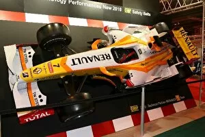 Images Dated 15th January 2010: Autosport International Show: Renault F1 show car
