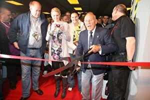 Images Dated 16th January 2010: Autosport International Show: Stirling Moss opens the show to the public