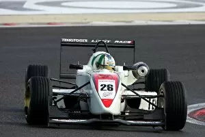 Images Dated 9th December 2004: Bahrain F3 Superprix: Lucas Di Grassi Hitech Racing