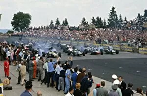 best200 start grid atmosphere smoke wheelspin