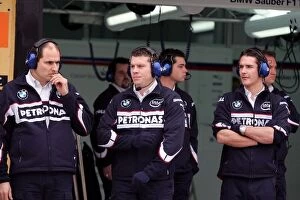 Images Dated 16th January 2007: BMW Sauber F1.07 First Run: BMW Sauber Engineers
