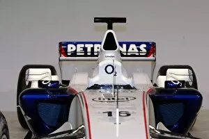 Images Dated 17th January 2006: BMW Sauber Launch: Upper bodywork detail on the new BMW Sauber F1.06
